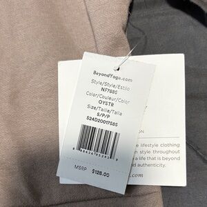 Beyond Yoga Oyster half zip sweat shirt